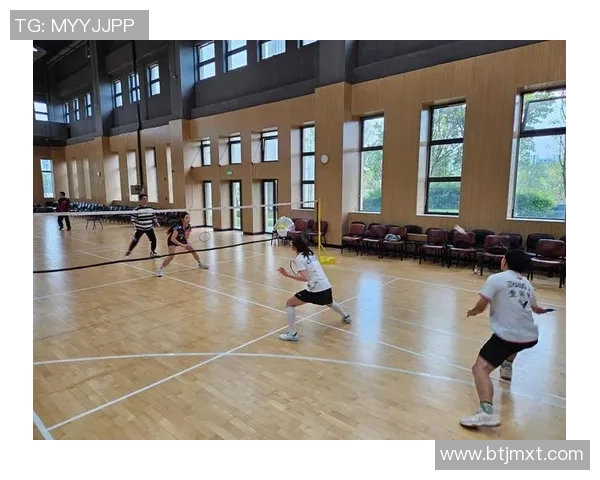 成都羽毛球队配合策略分析与实战应用探讨